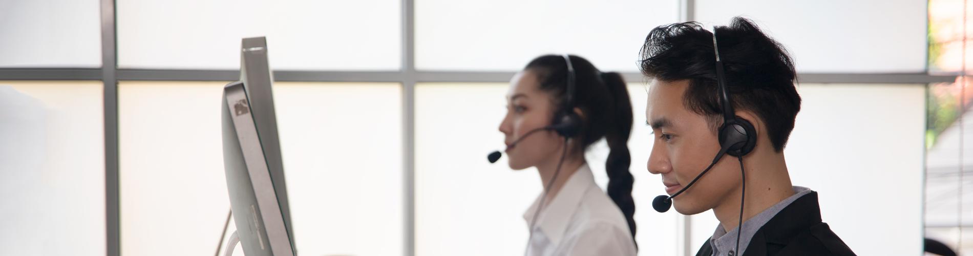call center operator handling voip system enquiries